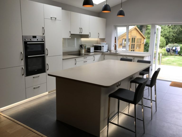 Schuller Matt Lacquer White
