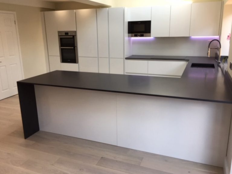 Schuller Gloss Lacquer White
