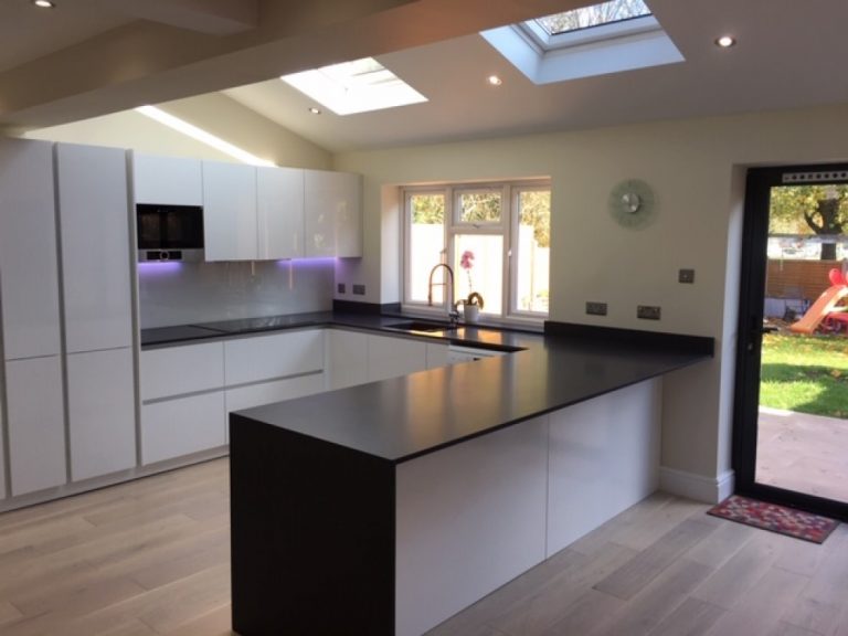 Schuller Gloss Lacquer White