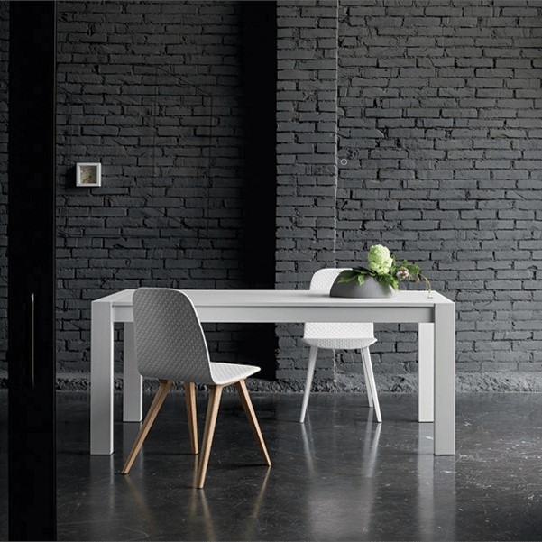 Rubino Table