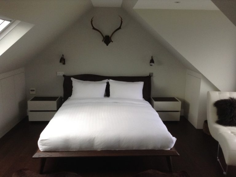 Dark wooden bed and bedside cabinets#2-Realmuto