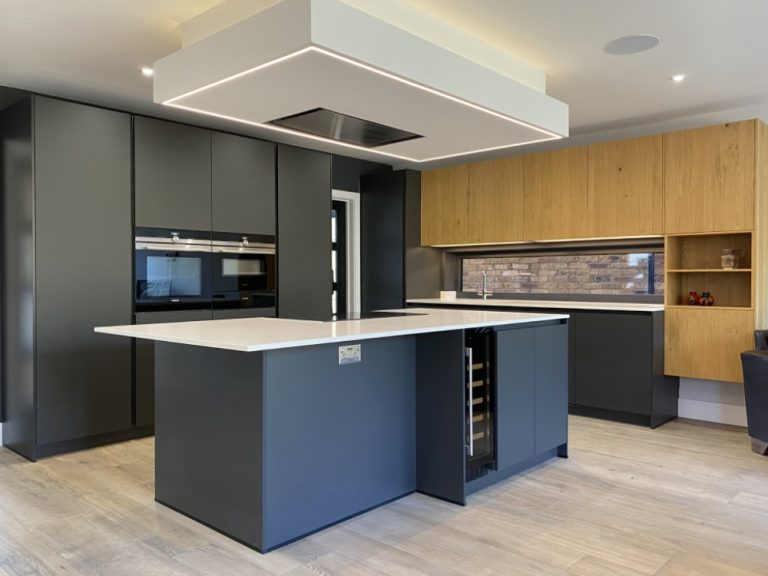 Schuller Lava Black & Knotty Oak